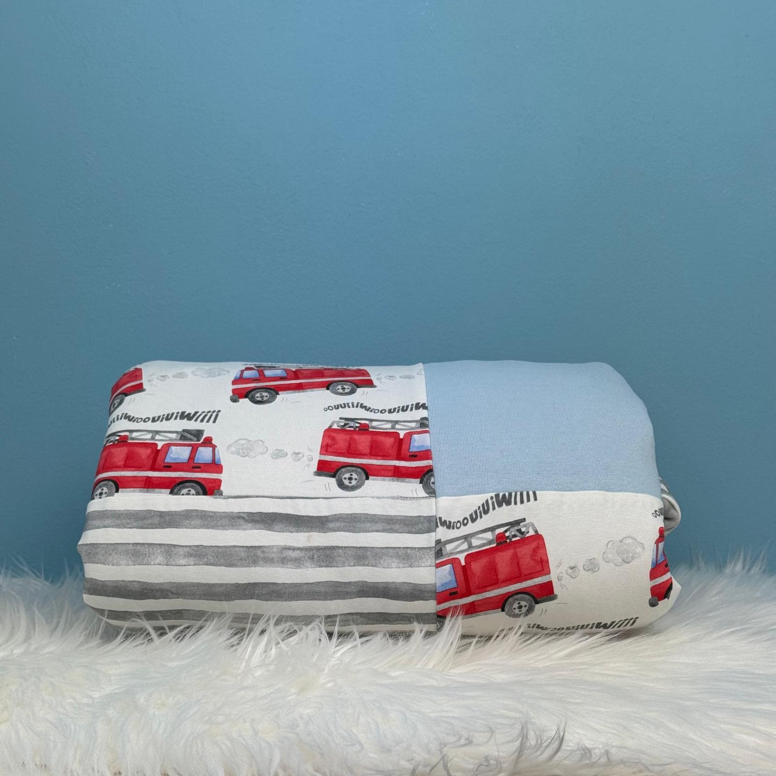 Babydecke mit Feuerwehrstoff